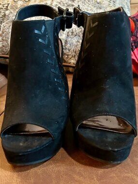 Carlos Black Suede Wedge Booties – Women’s Size 8 – Open Toe – NEW Without Tags